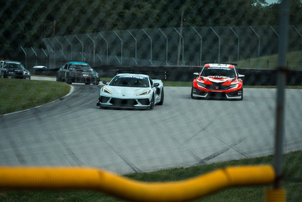 VERUS ENGINEERING(ヴェルスエンジニアリング)A0733A：シボレー・コルベットスティングレー（C8)：スワンネックV1Xリアウイングキット