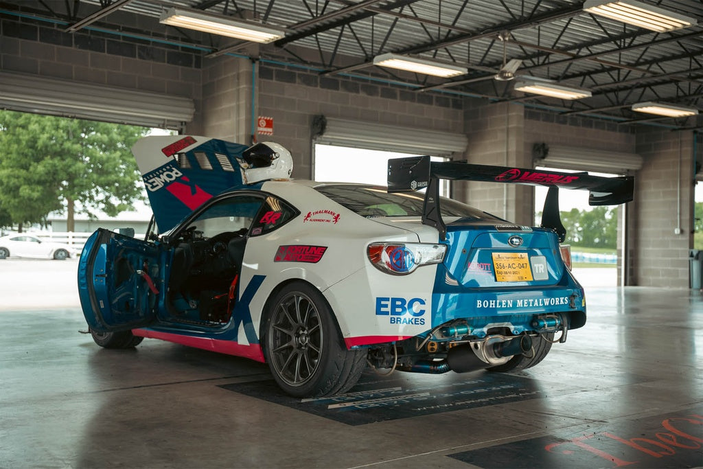 VERUS ENGINEERING(ヴェルスエンジニアリング)A0783A・TOYOTA 86(ZN6)SUBARU BRZ(ZC6)対応UCWリアウイングスワンネックモデル