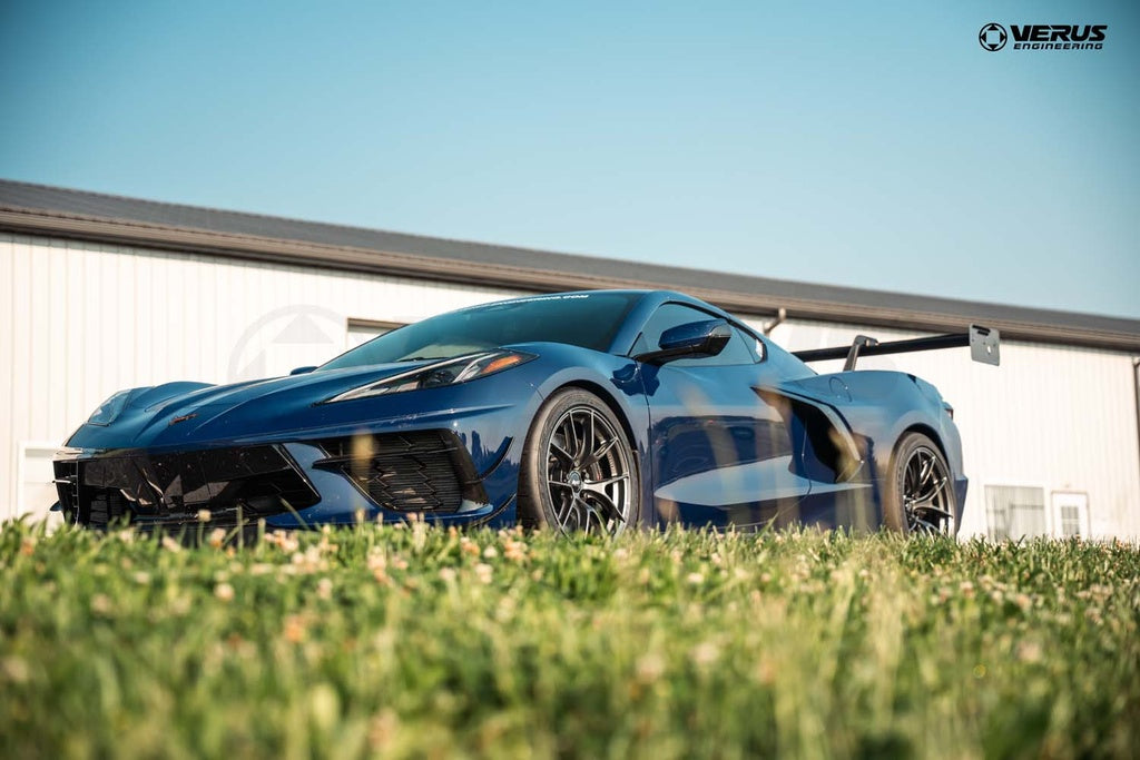 VERUS ENGINEERING(ヴェルスエンジニアリング)A0733A：シボレー・コルベットスティングレー（C8)：スワンネックV1Xリアウイングキット
