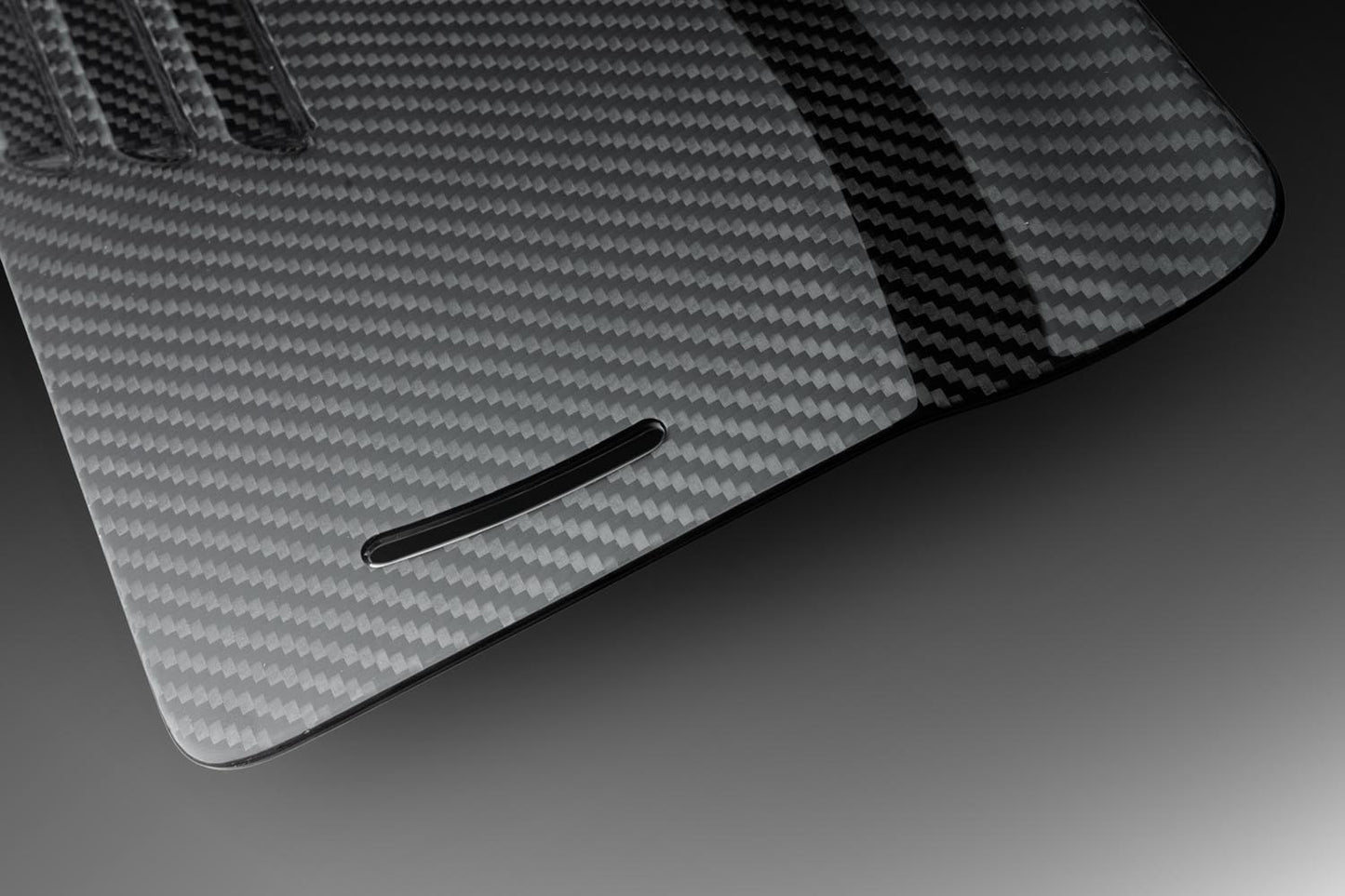 VERUS ENGINEERING(ヴェルスエンジニアリング)W-A0009：UCWウイング用カーボンエンドプレート