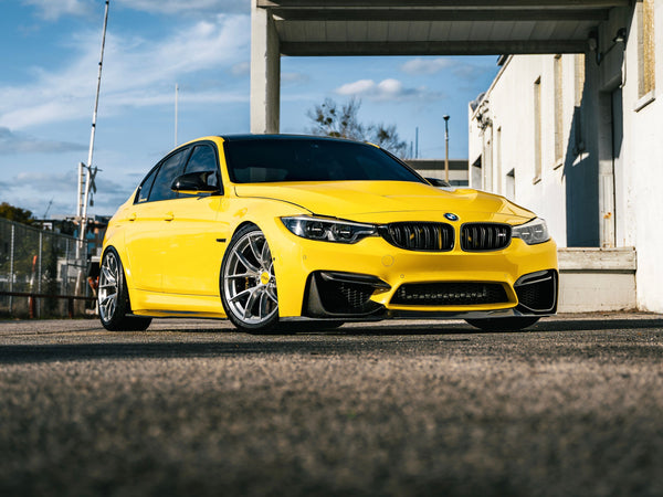 BMW M3 F80 に APEX VS-5RS F:19x9.5J ET22 / R:19x10.5J ET25 を装着