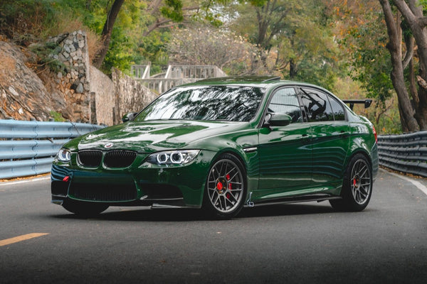 BMW 3シリーズ E90/E91/E92/E93 に APEX ARC-8 F:18x9.5J ET22 / R:18x10.5J ET22 を装着