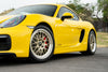 APEX ML-10RT 装着の PORSCHE 981 ケイマン GTS リアビュー