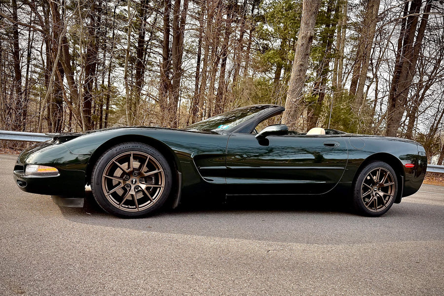 CHEVROLET コルベット C5（Z06／Z51） に APEX VS-5 18x10J ET58 Satin Bronze を装着