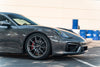 APEX SM-10 19インチ装着の PORSCHE 981 ケイマン GTS サイドビュー