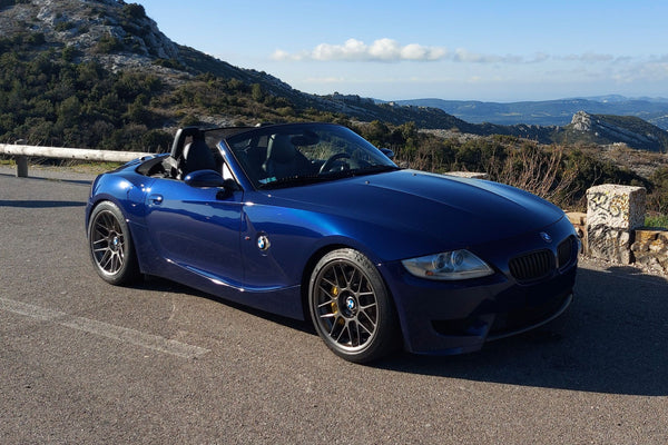 BMW Z4 M E85/E86 に APEX ARC-8 F:18x8.5J ET38 / R:18x9J ET30 を装着