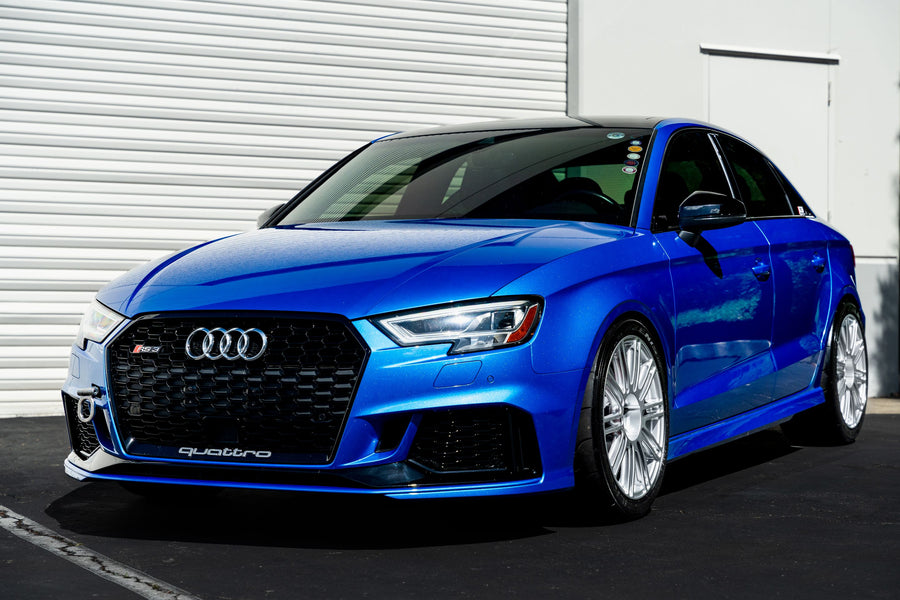 AUDI RS3 8V に APEX TC-10RT 18x9.5J ET41 スクエア レースシルバーを装着