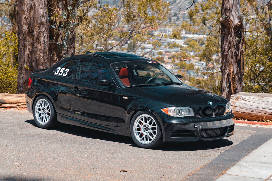 BMW 1シリーズ E82/E88 に APEX ARC-8 17x9J ET52 を装着