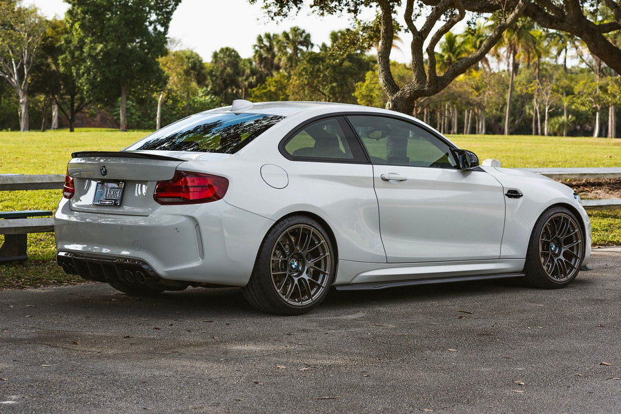 BMW M2 F87 に APEX EC-7RS F:19x9.5J ET22 / R:19x11J ET44 を装着