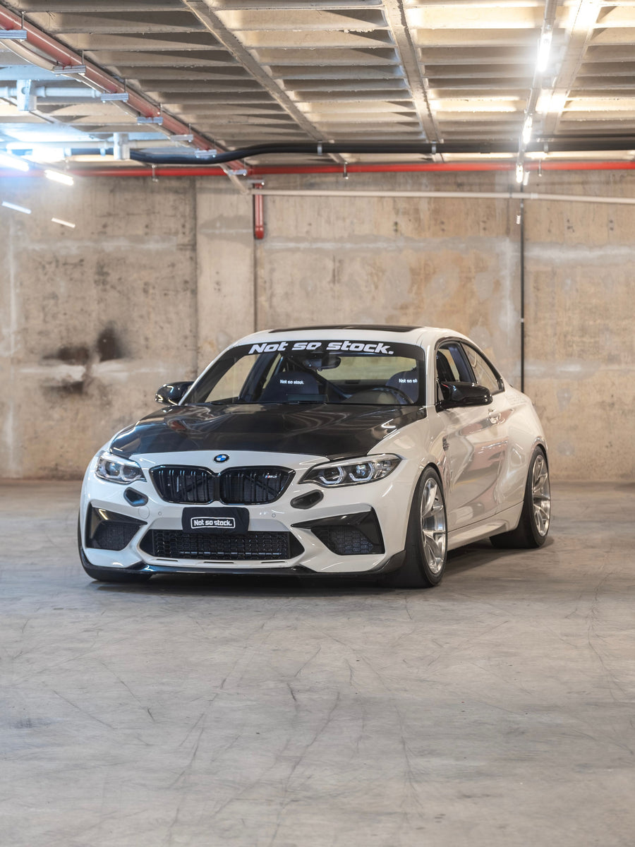 BMW M2 F87 に APEX VS-5RS 18x10J ET40 を装着
