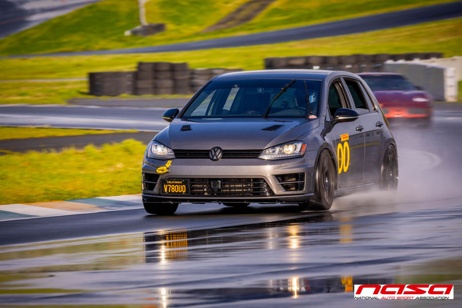 VW ゴルフR MK7 に APEX SM-10 17x9J ET42 Satin Black を装着