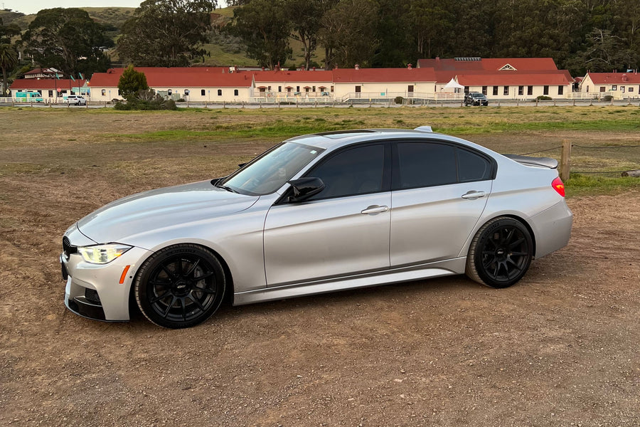 BMW 3シリーズ F30/F31/F34 に APEX SM-10 F:18x8.5J ET35 / R:18x9.5J ET35 を装着