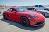 APEX VS-5RS 装着の PORSCHE 718 ケイマン GTS 2.5 ホイールアップ