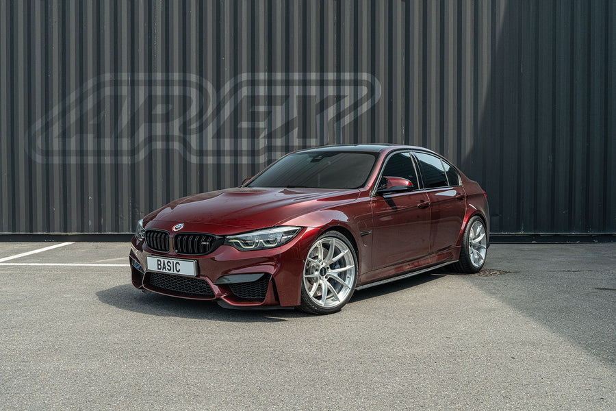 BMW M3 F80 に APEX VS-5RS F:19x9.5J ET22 / R:19x10J ET25 を装着