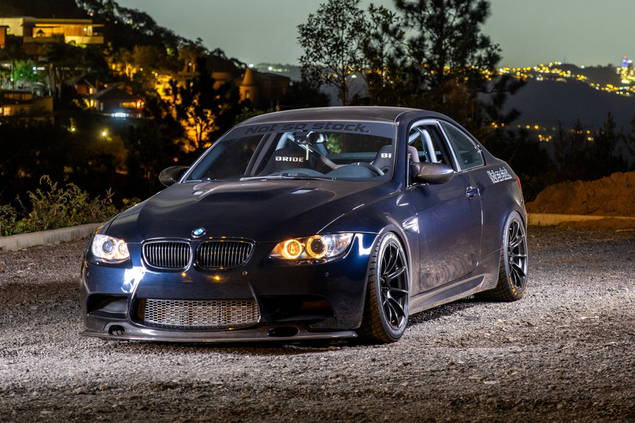BMW M3 E90/E92/E93 に APEX SM-10RS 18x10.5J ET22 を装着