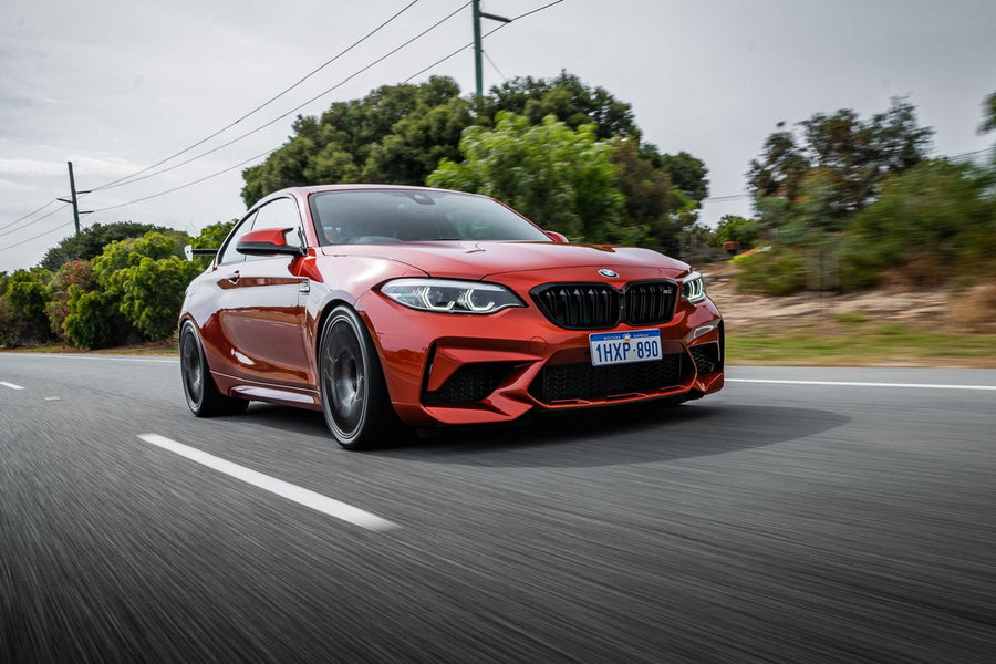 BMW M2 F87 に APEX EC-7 F:19x9.5J ET22 / R:19x10.5J ET45 を装着