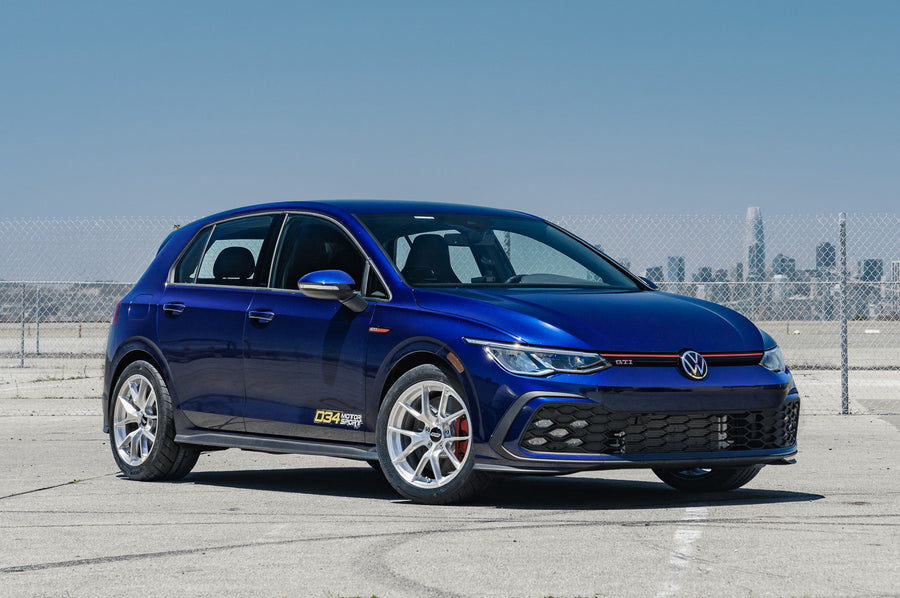 VW ゴルフGTI MK8 に APEX VS-5RS 17x9J ET42 Brushed Clear を装着
