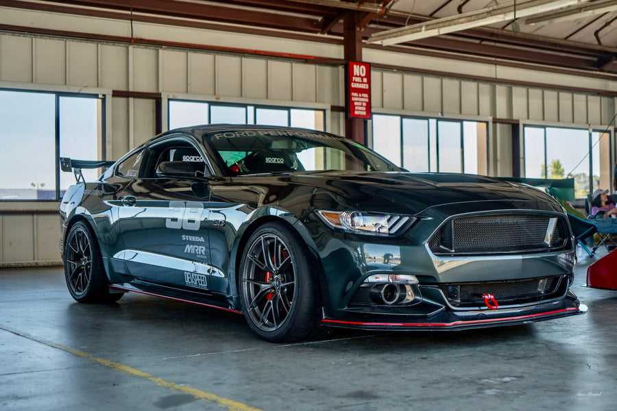 FORD マスタング S550 に APEX VS-5RS 19x11J ET52 Anthracite を装着