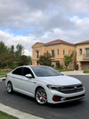 VW ジェッタ／GLI MK7 に APEX VS-5RS 17x9J ET42 Brushed Clear を装着
