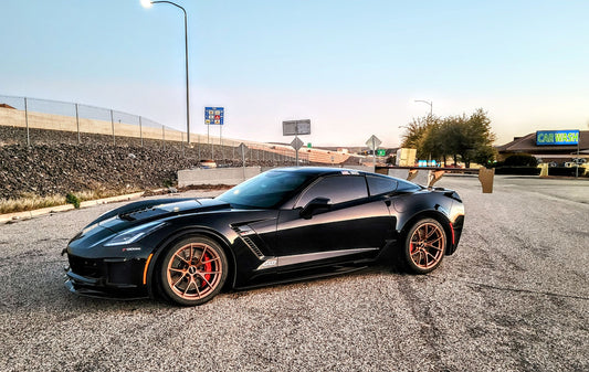 CHEVROLET コルベット C7 ワイドボディ に APEX VS-5RS F:18x11J ET38 / R:19x12.5J ET55 Custom Finish を装着