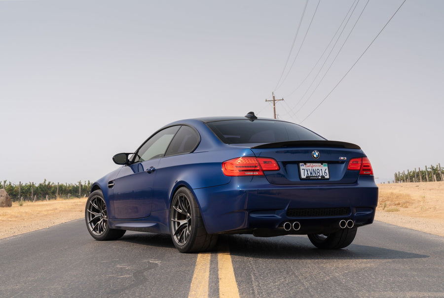 BMW M3 E90/E92/E93 に APEX VS-5RS 18x10J ET25 を装着