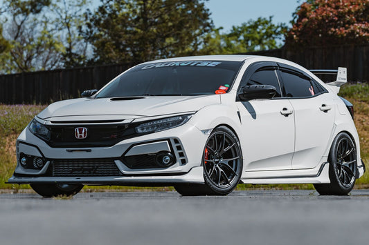 HONDA シビック タイプR FK8 に APEX VS-5RS 18x10.5J ET47 Anthracite を装着