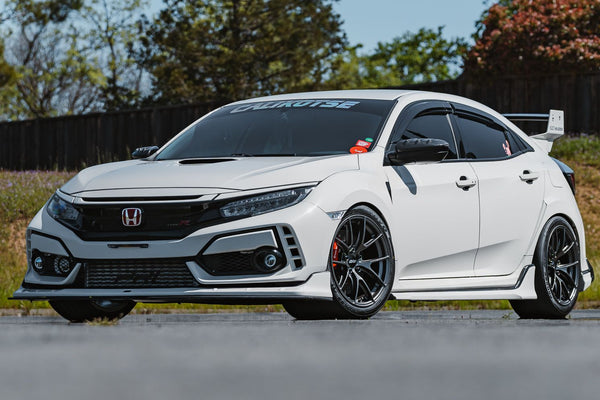 HONDA シビック タイプR FK8 に APEX VS-5RS 18x10.5J ET47 Anthracite を装着