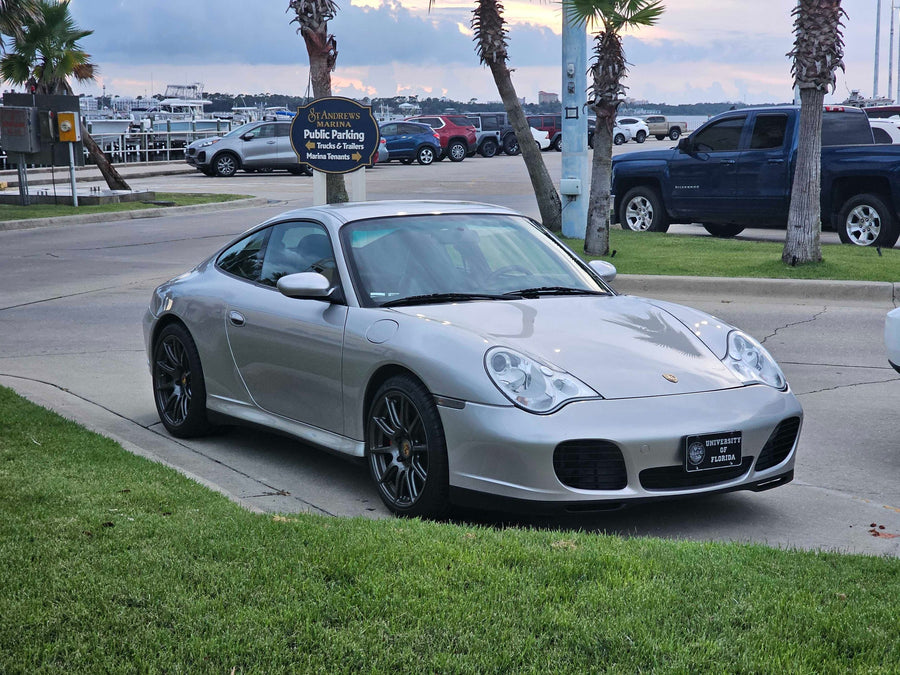PORSCHE 911 996 カレラ4S に APEX SM-10 18x8.5J ET45 / 18x10.5J ET44 Anthracite を装着