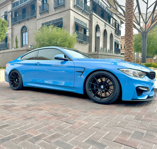 BMW M4 F82/F83 に APEX SM-10RS F:19x10J ET25 / R:19x11J ET44 を装着