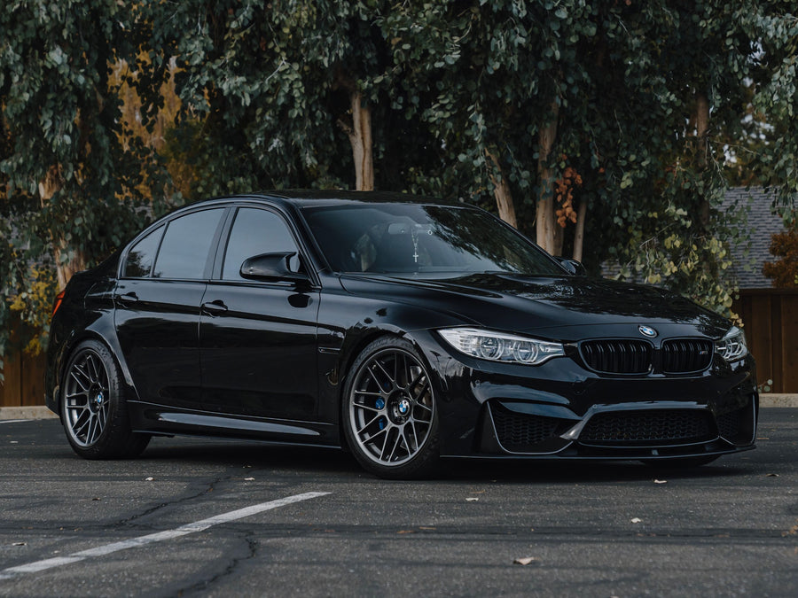 BMW M3 F80 に APEX ARC-8 19x10J ET25 を装着