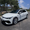 VW ゴルフR MK8 に APEX TC-10RT 18x8.5J ET43 Race Silver を装着