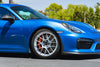 APEX EC-7RS レースシルバー 装着例 PORSCHE 981 ケイマン GT4 サイドビュー