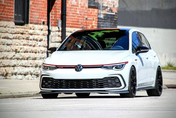 VW ゴルフGTI MK8 に APEX VS-5RS 18x9J ET42 Satin Black を装着