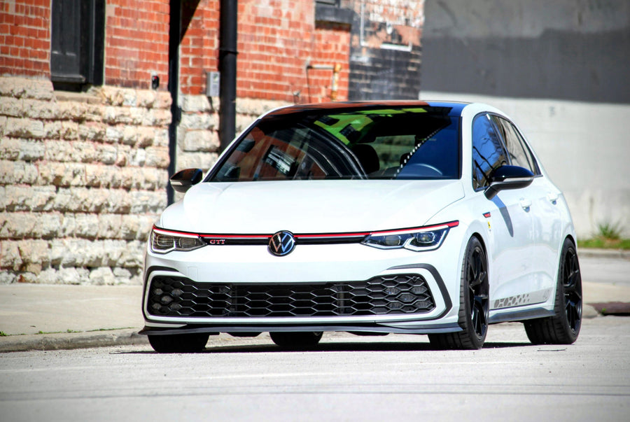 VW ゴルフGTI MK8 に APEX VS-5RS 18x9J ET42 Satin Black を装着