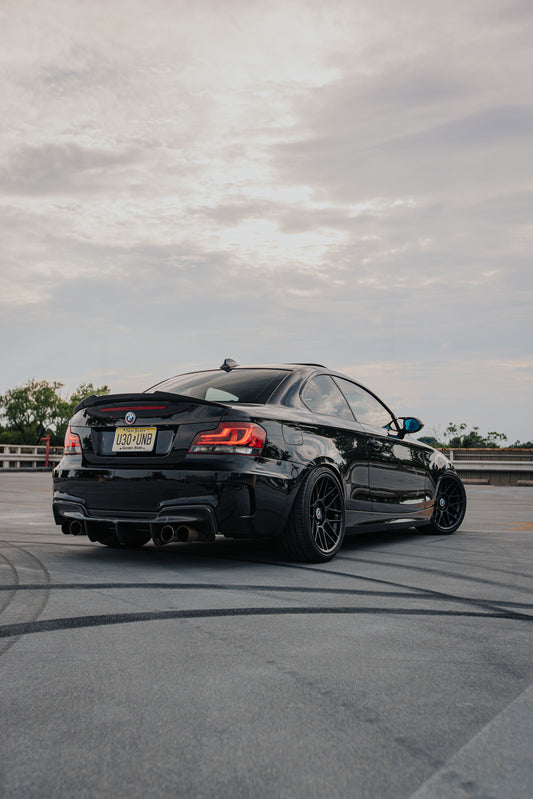 BMW 1M E82 に APEX ARC-8 F:18x9J ET30 / R:18x9.5J ET35 を装着