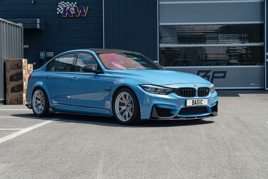 BMW M3 F80 に APEX VS-5RS F:18x9.5J ET22 / R:18x10J ET25 を装着