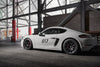 APEX SM-10 18インチ装着の PORSCHE 718 ケイマン S サイドビュー