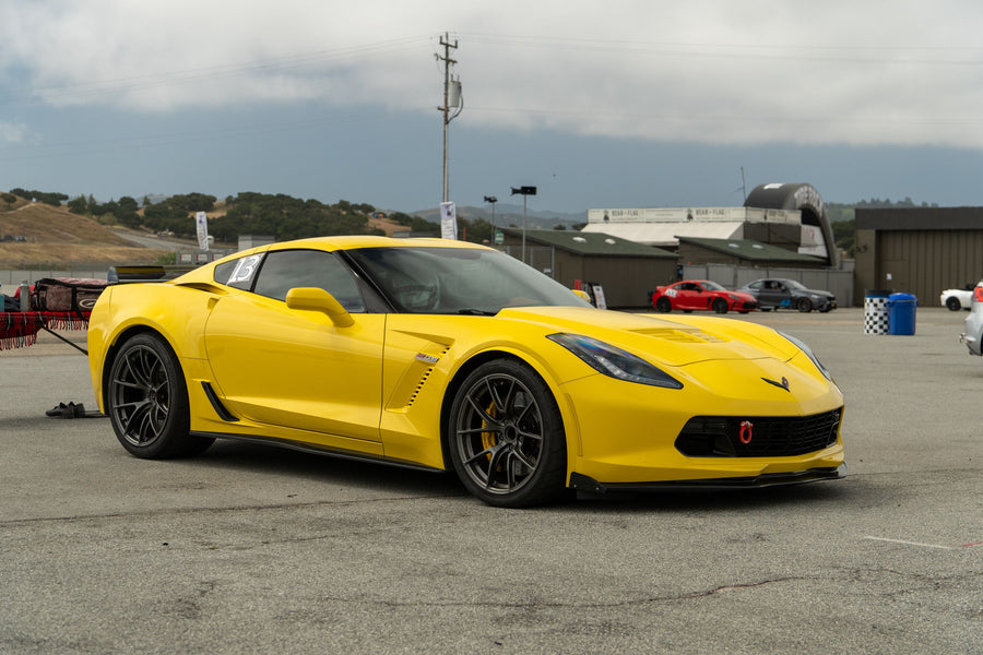 CHEVROLET コルベット C7 ワイドボディ に APEX VS-5RS F:19x10.5J ET36 / R:20x12.5J ET55 Anthracite を装着