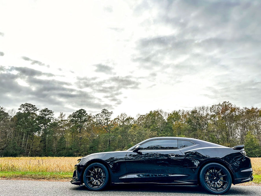 CHEVROLET カマロ 6th Gen ZL1 に APEX SM-10 F:19x10J ET20 / R:19x11J ET35 Satin Black を装着