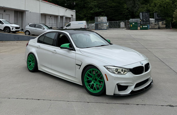 BMW M3 F80 に APEX EC-7 18x10.5J ET22 を装着