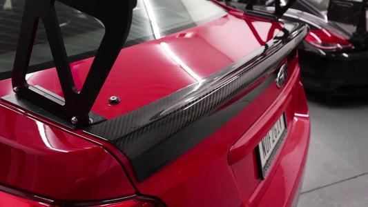 VERUS ENGINEERING(ヴェルスエンジニアリング)A0176A・TOYOTA 86(ZN6)/SUBARU BRZ(ZC6)対応カーボンダックテールスポイラー